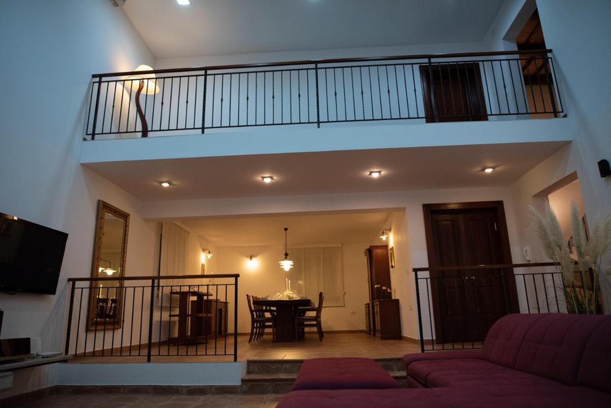 Castle House Rooms, Swimming Pool & Sauna & Tennis Court & Wine Cellar Sezana Exterior photo