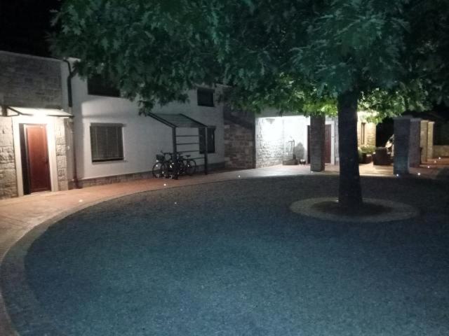 Castle House Rooms, Swimming Pool & Sauna & Tennis Court & Wine Cellar Sezana Exterior photo