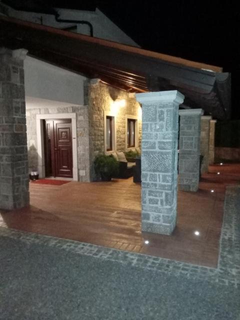 Castle House Rooms, Swimming Pool & Sauna & Tennis Court & Wine Cellar Sezana Exterior photo